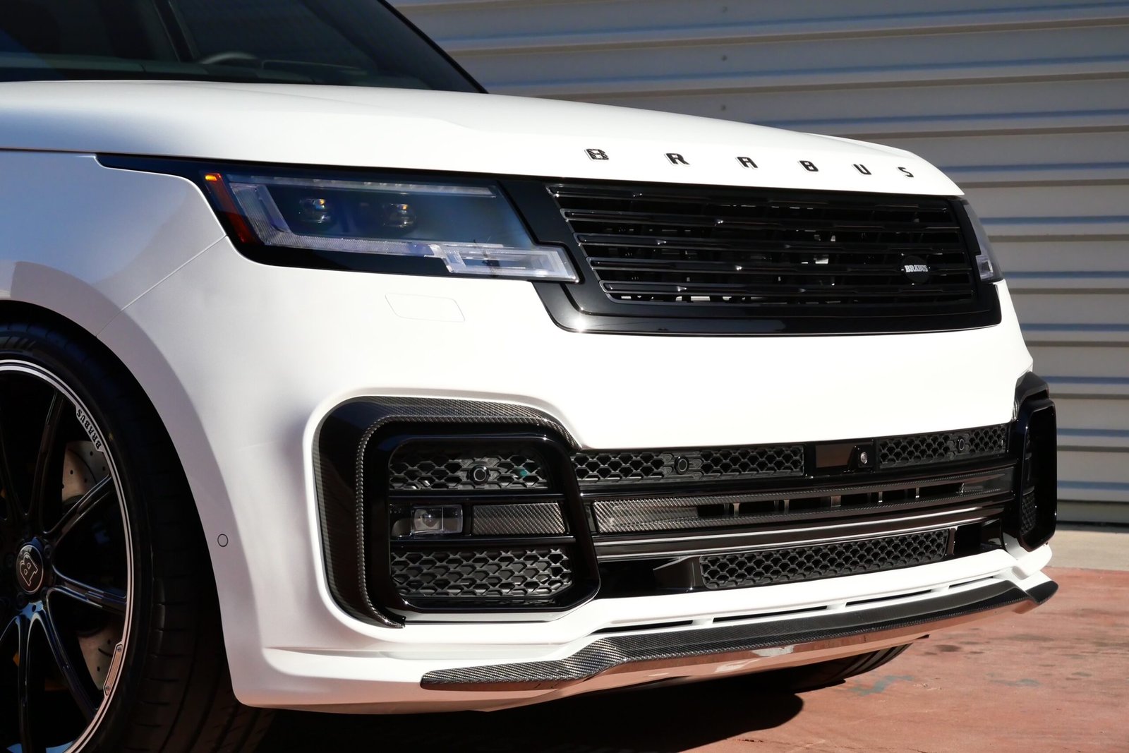 2025 Range Rover Brabus Carbon Edition