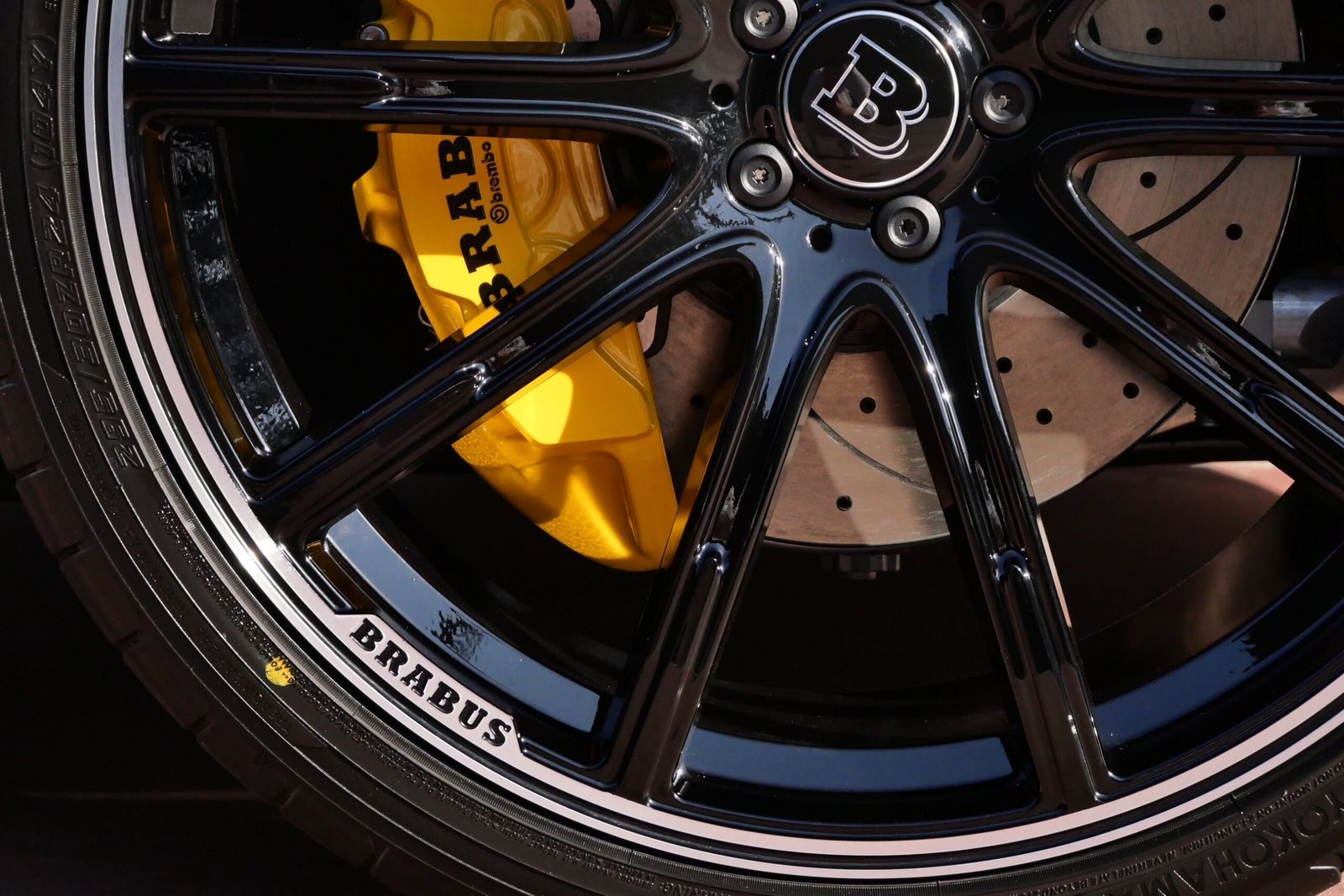 2025 Range Rover Brabus Carbon Edition