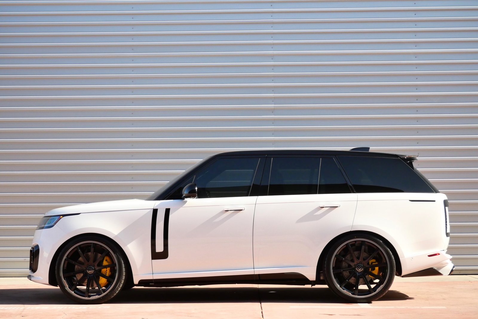 2025 Range Rover Brabus Carbon Edition
